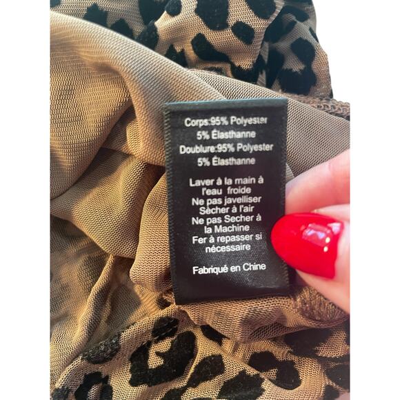 ASTR the Label Cheetah Print Bodysuit – V-Neck, Long Sleeve – Size S – EUC - Picture 4 of 6